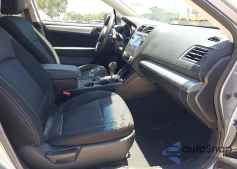 2019 Subaru Outback 2.5I Premium из США, поврежденный, VIN 4S4BSAFC8K3328032